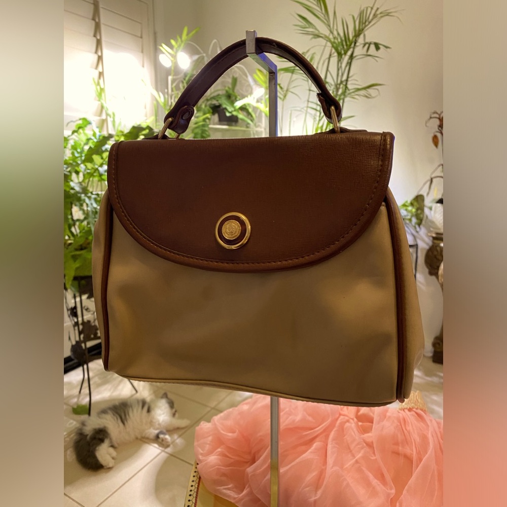 LIZ CLAIBORNE LEATHER VINTAGE HANDBAG - Picture 2 of 7